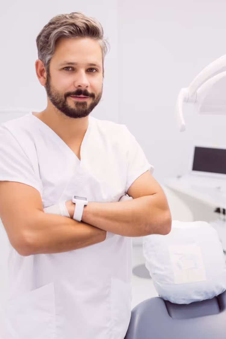 dentysta w gabinecie